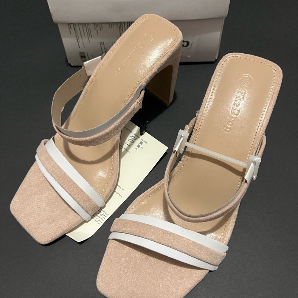 Chic Nude Heeled Sandals - Picture 2 of 7